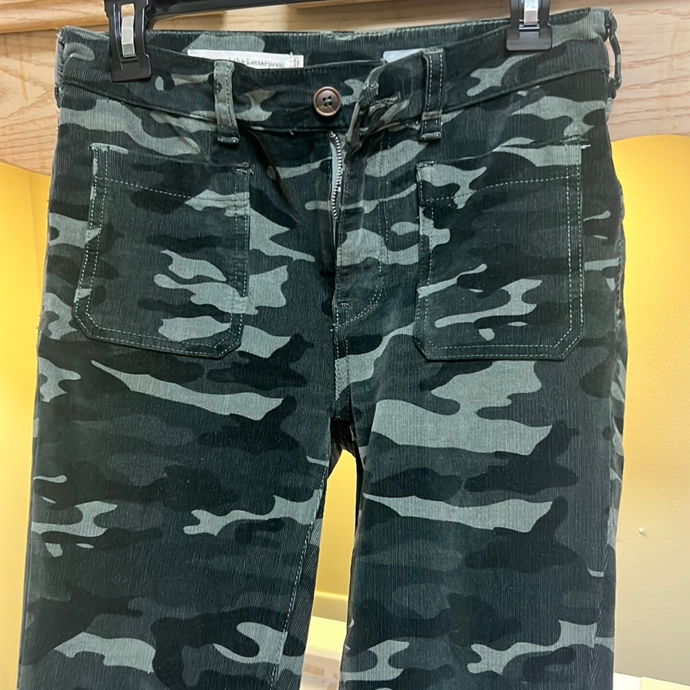 Anthropologie corduroy camo skinny. Size 26.Excellent used condition. Smoke-free